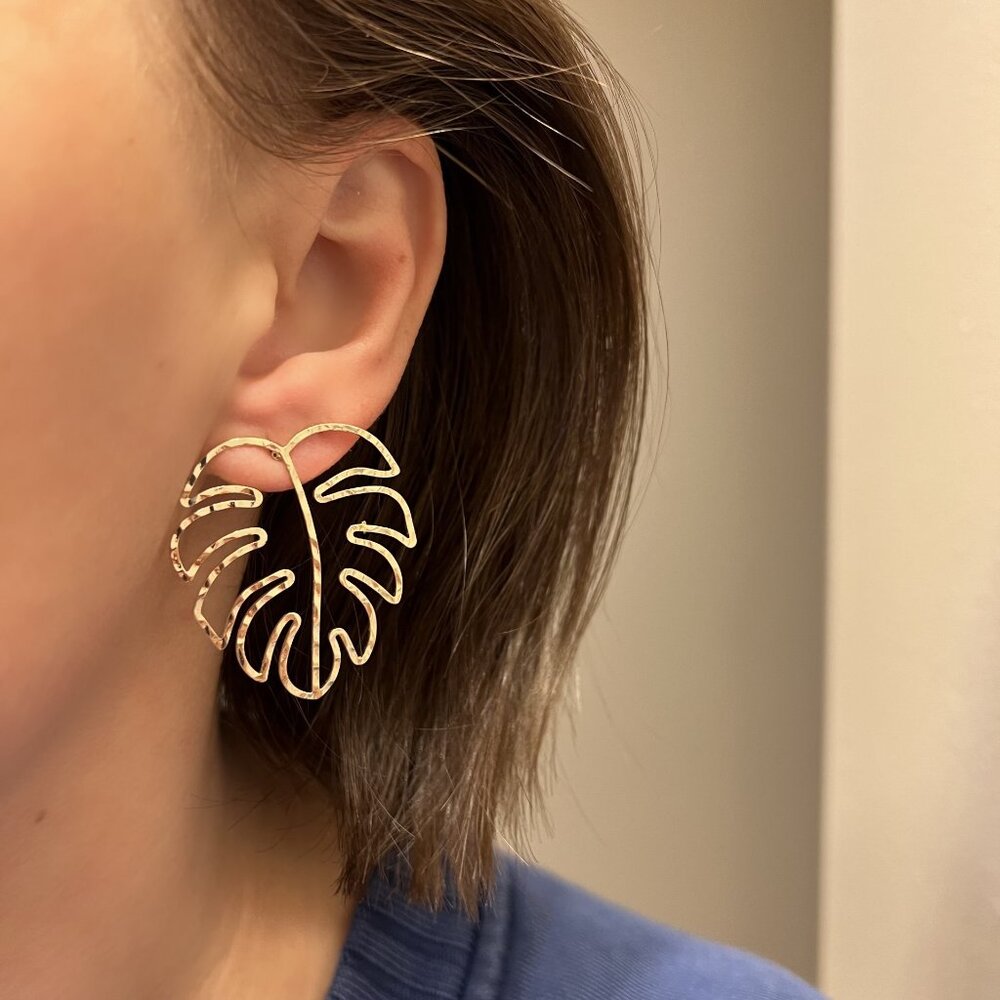 Boho Gold Monstera Leaf Outline Tropical Palm Frond Tree Leaf Stud Earrings NEW - Picture 4 of 5